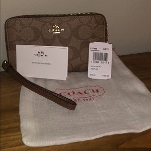 NWT COACH WRISTLET